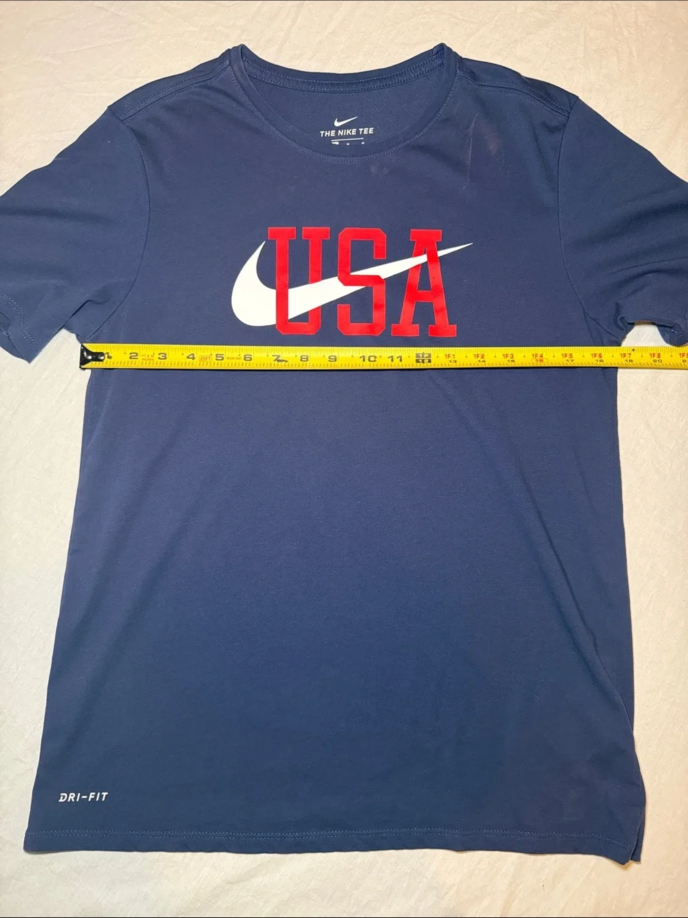 Nike Men’s The Nike Tee Dri-Fit USA Swoosh Tshirt Size Medium EUC